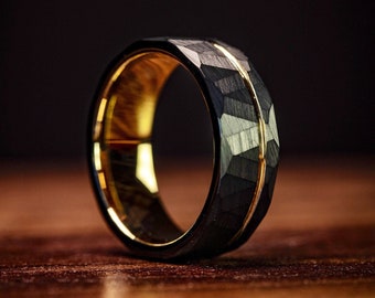 HAMMERED BLACK WEDDING Ring with yellow Gold, Hammered Ring, Yellow Gold Engagement Ring, Unique Ring, Men's Wedding Band