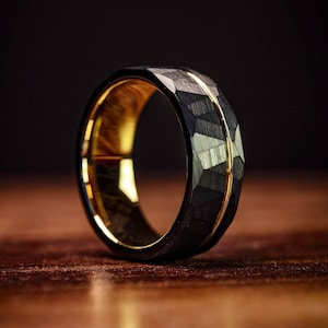 HAMMERED BLACK WEDDING Ring with yellow Gold, Hammered Ring, Yellow Gold Engagement Ring, Unique Ring, Men's Wedding Band