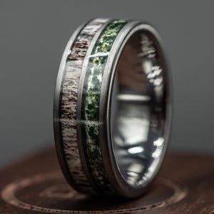 Hertengewei trouwring mosagaat voor heren, 8 mm zilveren wolfraamband