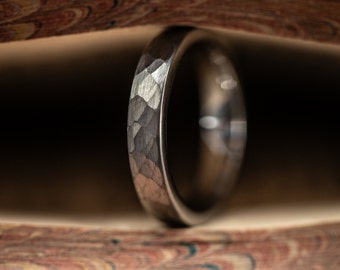 GEHÄMMERED SILBER HOCHZEIT Ring, Silber Ehering, Frauen Verlobungsring, Gehämmerter Ring, Silber Wolfram Ring, Frauen Ehering, 4mm