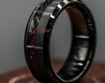 Anello nuziale nero con opale di fuoco – Fede nuziale da uomo con opale di fuoco, anello nuziale da uomo unico, anello di fidanzamento nero, anello con opale di fuoco, tungsteno