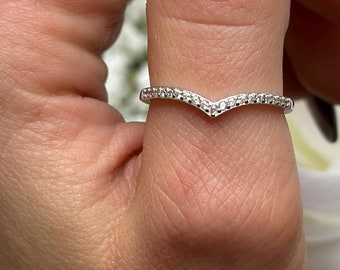 2mm Half Eternity Chevron Midi Ring Round Simulated Diamond Ring 925 Sterling Silver V Ring
