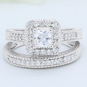 0.75 Carat Princess Cut Round Simulated Diamond Art Deco Halo Dazzling Wedding Engagement Ring Band Two Piece Bridal Set 925 Sterling Silver