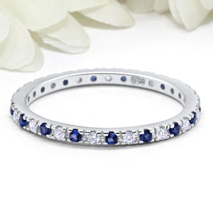 2mm Full Eternity Round Blue Sapphire CZ Wedding Band Ring Alternating CZ Simulé Diamond 925 Sterling Silver