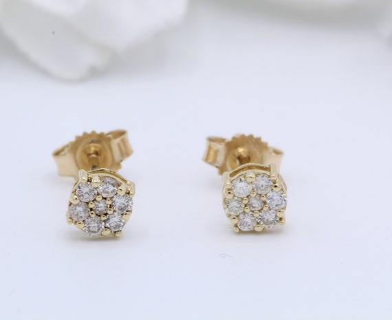 Essential V Stud Earrings S00 - Women - Fashion Jewelry