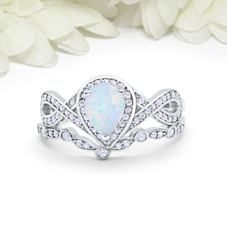 Art Deco Teardrop Bridal Set 1.25Ct Pear Simulated White Opal Diamond CZ 925 Sterling Silver Teardrop Ring Ring Band Wedding Engagement