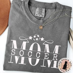 Fußball Mama Shirt - Komfort Farben Fußball Mama T-Shirt Süßes Sport Mama T-Shirt für Spieltag Outfit Geschenk für Fußball Mütter Sommer Sport Shirt