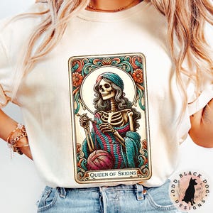 Maglietta carina da lavorare a maglia con carta dei tarocchi - Maglietta divertente da lavorare a maglia, maglietta per gli amanti del filato, maglietta all'uncinetto, maglietta carina da lavorare a maglia, maglietta da regalo per gli amanti dell'uncinetto da strega