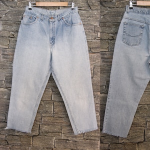 Vintage CHIC Jeans , 26 Waist , Faded Jeans , Tapered Leg Mom Jean , High Waist Mom Jeans , 14 Size , Light Wash Denim Pants , Fringed Cuffs