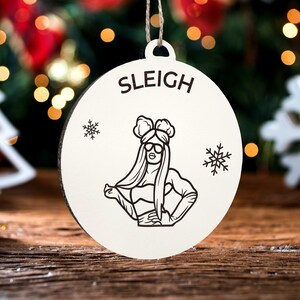 Schlitten Ornament | Gravierte Holz Landkarte Ornament | Handmade Urlaub & Wohndekor | Weihnachtsschmuck