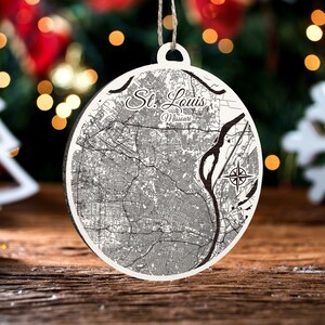 St. Louis, Missouri Ornament | Gravierte Holz Landkarte Ornament | Handmade Urlaub & Wohndekor | Weihnachtsschmuck
