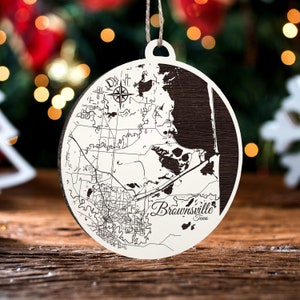 Brownsville, Texas runde Verzierung | Gravierte Holz Landkarte Ornament | Handmade Urlaub & Wohndekor | Weihnachtsschmuck