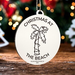 Weihnachten am Strand Ornament | Gravierte Holz Landkarte Ornament | Handmade Urlaub & Wohndekor | Weihnachtsschmuck