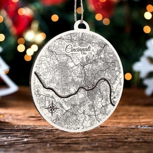 Cincinnati, Ohio Weihnachtsornament | Gravierte Holz Landkarte Ornament | Handmade Urlaub & Wohndekor | Weihnachtsschmuck