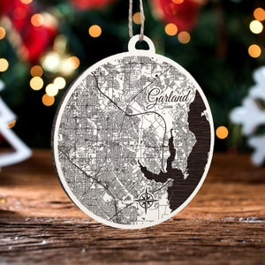 Girlande, Texas Runde Ornament | Graviertes Kartenornament aus Holz | Handgemachte Weihnachtsdeko | Weihnachtsornament
