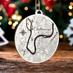 Chattanooga, Tennessee Ornament | Graviertes Kartenornament aus Holz | Handgemachte Weihnachtsdeko | Weihnachtsornament