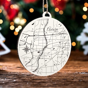 Aurora, Missouri Ornament | Gravierte Holz Landkarte Ornament | Handmade Urlaub & Wohndekor | Weihnachtsschmuck
