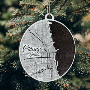 Chicago, Illinois Ornament | Gravierte Holz Landkarte Ornament | Handmade Urlaub & Wohndekor | Weihnachtsschmuck