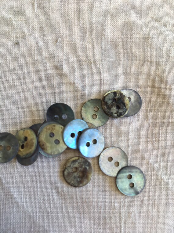 10 boutons rond 12mm de diamètre en nacre couleur au choix