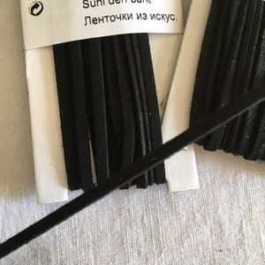 Ruban aspect cuir, polyester,  couleur noir, largeur 3 mm, carte de 3 mètres