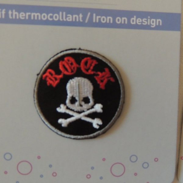 Motif thermocollant Rond noir Tête de mort blanche écriture Rock rouge