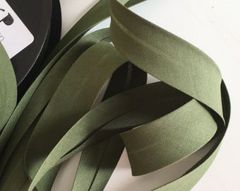 Biais replié uni, polycoton, couleur vert kaki (926), largeur 20 cm