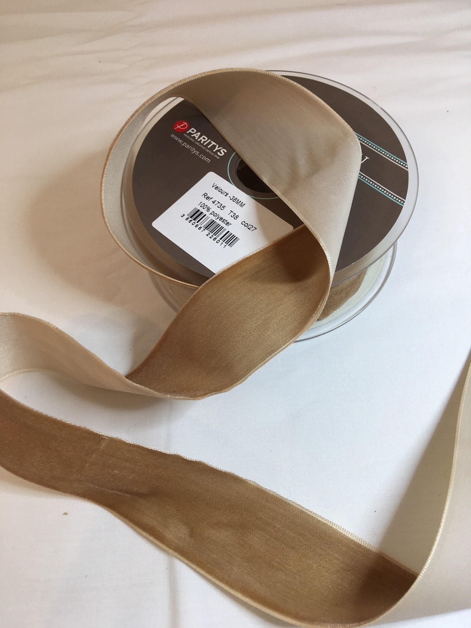 Geboortekaartje meisje beige met wit lint en hoogglans naam
