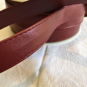Leder-Faux-Riemen, Breite 2,5 cm, rote Burgund Farbe