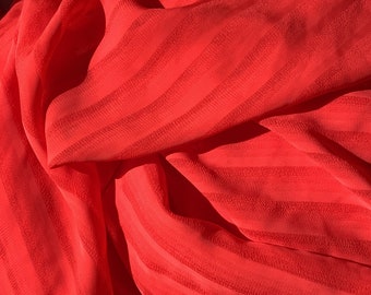 Tejido de velo de poliéster, fondo rojo, rayas tono sobre tono, vendido por 50 cm (MT88)