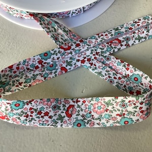 Fancy cotton bias binding, width 2 cm, white background color, green flower pattern