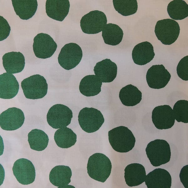 Coupon de tissu patchwork Fond blanc à gros pois verts