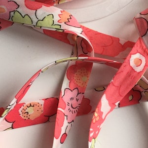 Liberty Betsy Tons Fraise tagada cotton bias