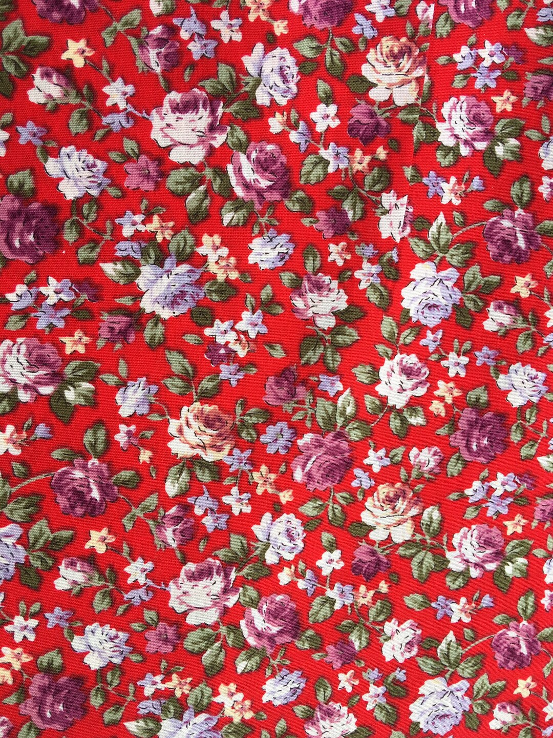 Coupon Tissu Coton Floral Plumetis - Motif Bouquets Noirs Sur Fond Rouge, 140x118 Cm