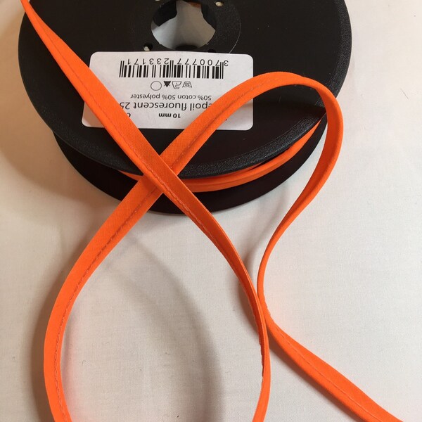 Fluorescent orange piping, width 1 cm