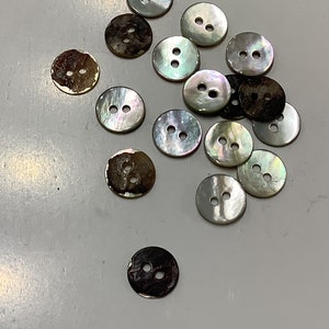 Fancy button, round, mother-of-pearl, Color White (99), Diameter 12 mm
