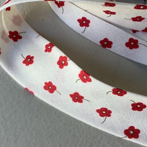 Fancy cotton bias binding, width 2 cm, white background color, red flower pattern