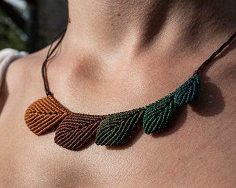 Leaf pattern macrame necklace, unisex, adjustable size
