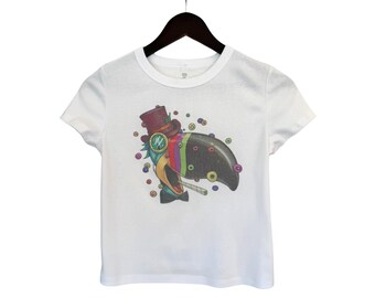 Smokin' Tucan Baby T-shirt: Boho Kort Topp Med Slitna Mönster