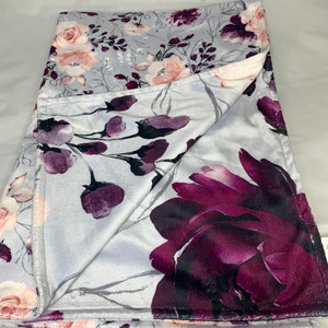 Large minky comforter with flower and rose patterns