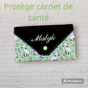 Protège carnet de santé, ratons laveur, pouvant être personnalisé.