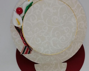 Cavalletto in carta con mini cappello da paglietta, creazione originale fatta a mano.