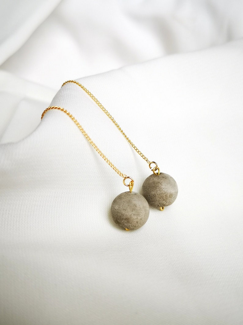 18k concrete ear jewelry Kula gold-plated with faeces