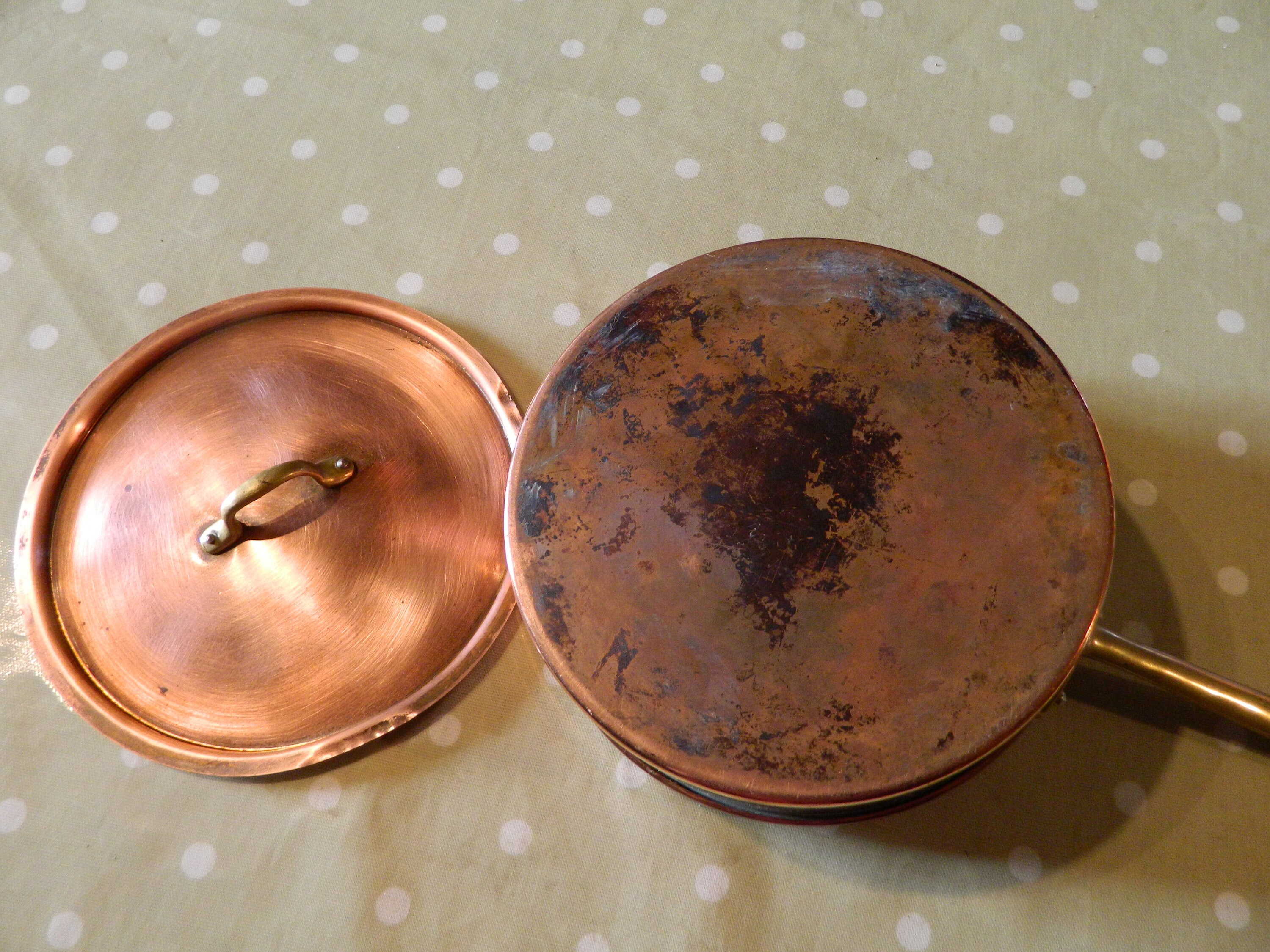 Content in a Cottage: Country Kitchen w/ Copper Pots