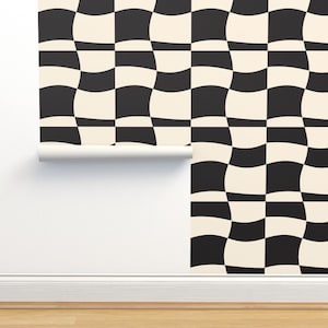 Peut inclure: Rouleau de papier peint à motif damier ondulé noir et blanc. Le papier peint présente un motif ondulé subtil et est parfait pour ajouter une touche moderne à n'importe quelle pièce.