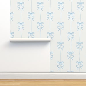 Fiocchi blu coquette su nastri verticali, Grandmillenial, carta da parati rimovibile Peel Stick, carta da parati per bambini, arredamento per la camera delle bambine