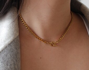 Toggle Clasp Necklace, Gold Toggle Necklace, Gold Chain Necklace, Curb Chain Necklace, Gold Layering Necklace, Simple Gold Chain necklace