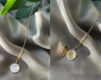 Mother of Pearl Necklace, Pendant Locket Necklace, Gold Locket Necklace, Pearl Circle Locket Necklace, Gold Medallion Necklace, Gift for Her