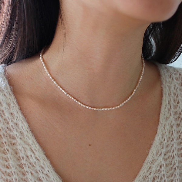 Tiny Rice Pearl Strand Necklace, Freshwater Pearl Necklace, Baroque Pearl Necklace, Gold Minimalist Necklace, Dainty Pearl Choker Necklace