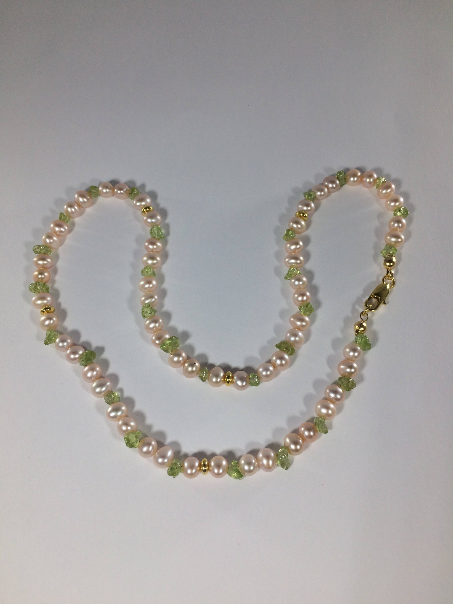 Pearl and peridot necklace Clearance