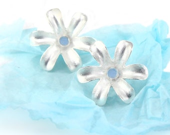 Flower stud, 925 silver with blue dot, feminine and flattering